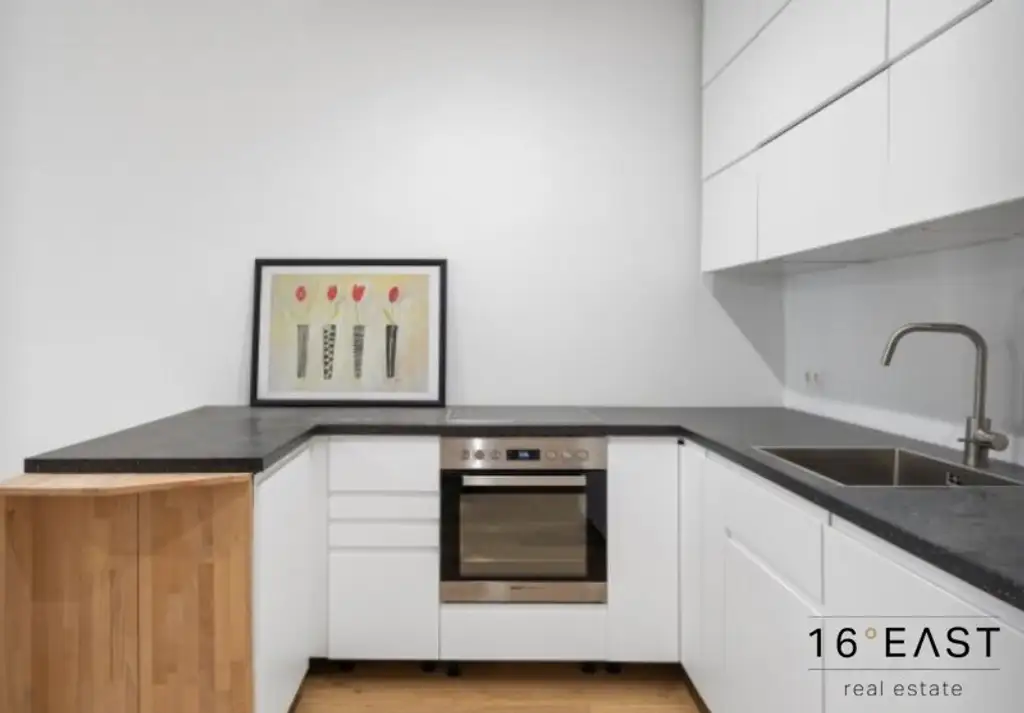 3-ZIMMER ALTBAUWOHNUNG, perfekte Raumaufteilung, Ruhelage in den Innenhof