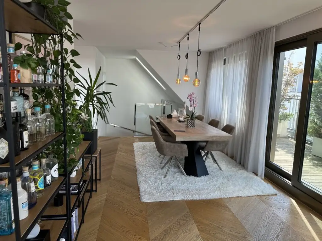 Luxuriöse Dachterrassenwohnung im Botschaftsviertel
