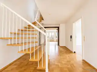 1 OG Haus 2