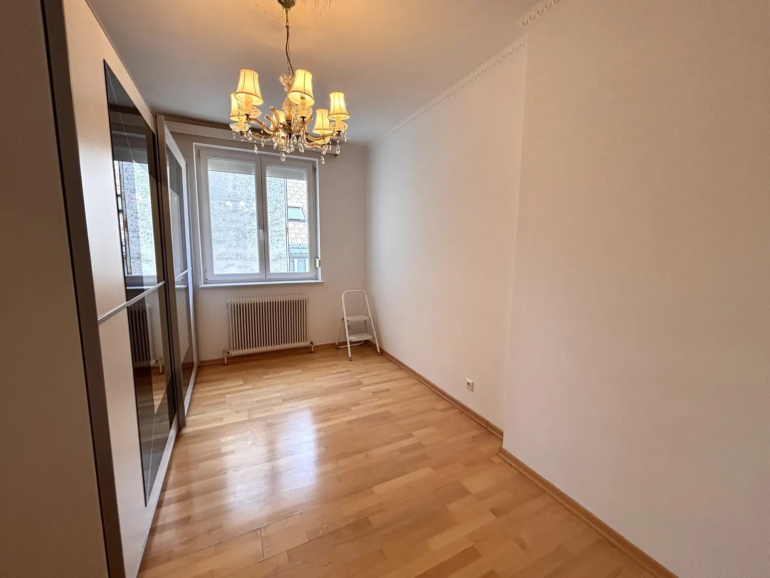 3 ZIMMER + Parkplatz  im ZENTRUM!!!