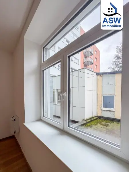 Perfekte Lage!! Top-moderne Altbauwohnung mit Balkon und Sauna in der Hauptstraße