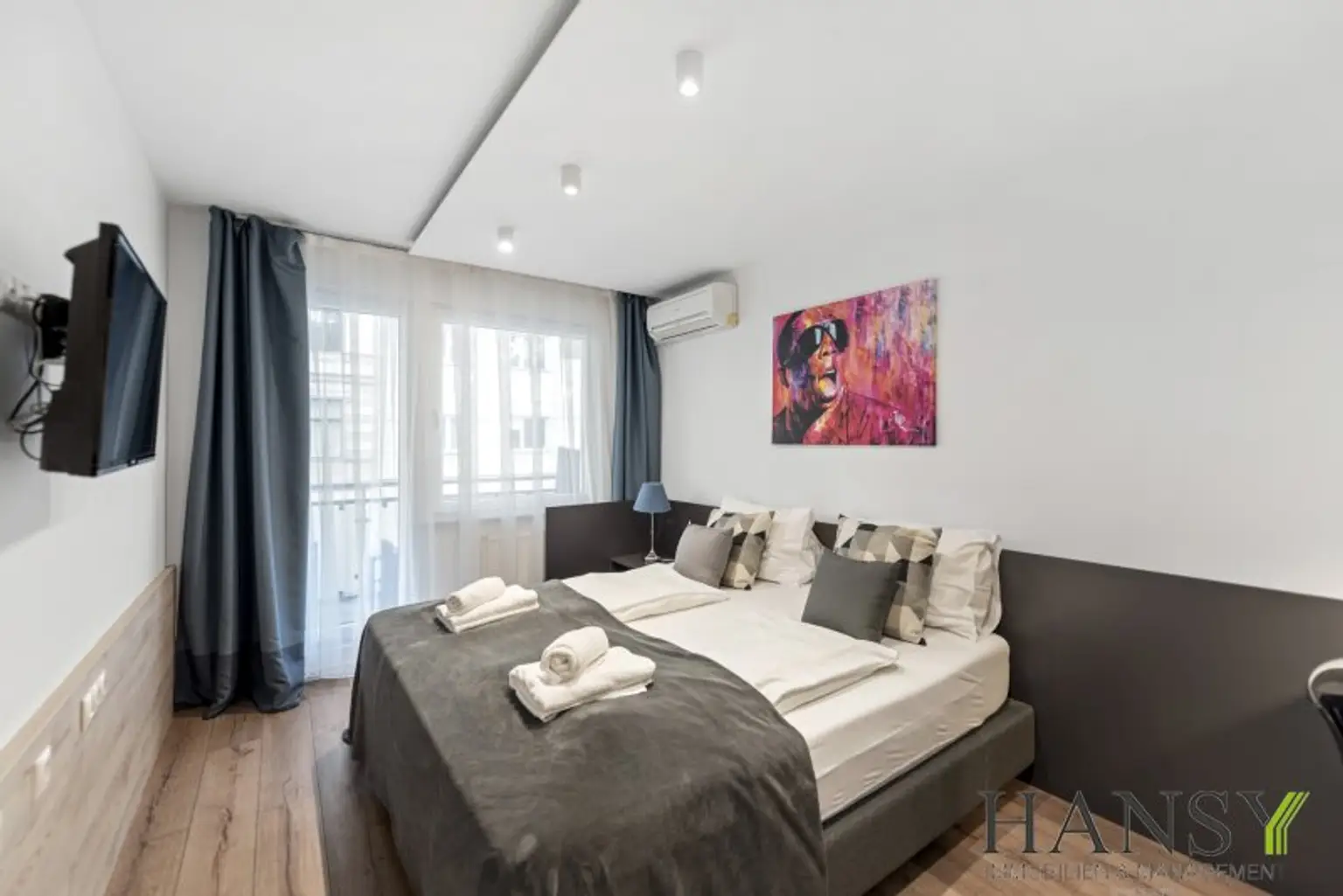 Vollmöblierte 3-Zimmer-Wohnung mit Loggia & zwei getrennt begehbaren Schlafzimmern! (WG-tauglich) 5 Gehminuten zur Mariahilfer-Straße