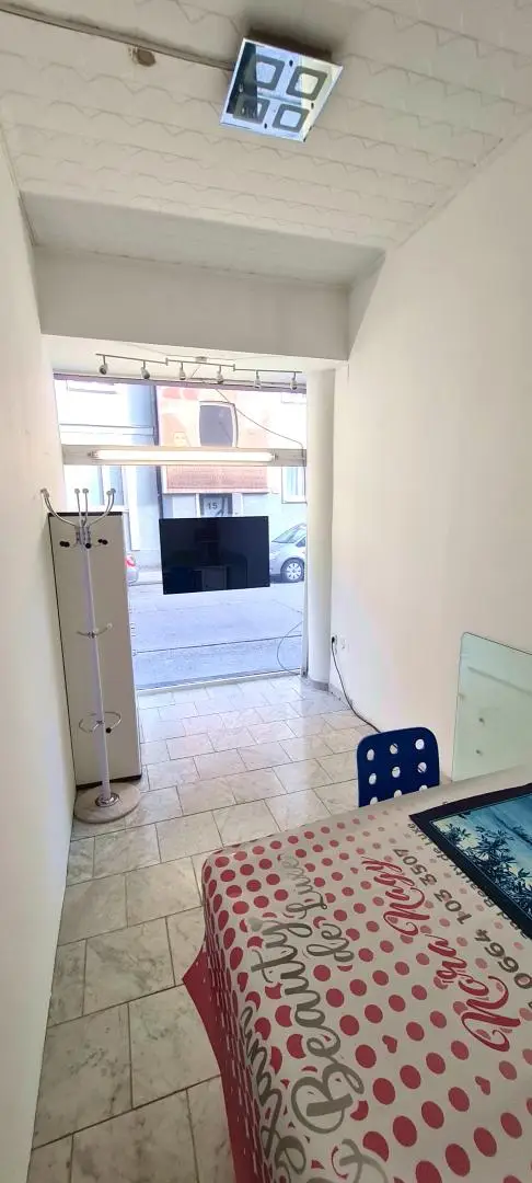 Geschäftslokal mit 55 m² Nutzfläche + Singlewohnung mit 22 m² Nutzfläche - zu kaufen!