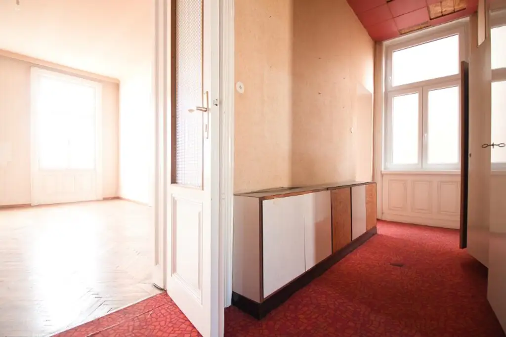 4-Zimmer Wohnung mit herrlichem Altbau-Flair | großzügig | sehr guter Grundriss | sanierungsbedürftig