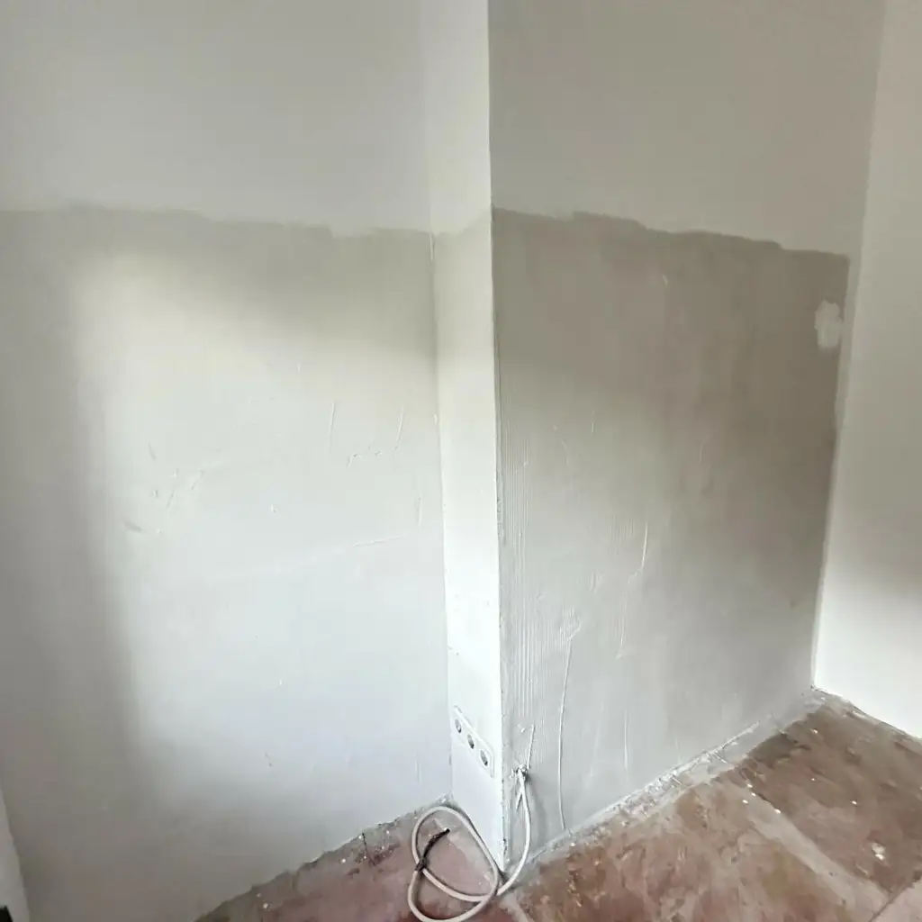 Sanierungsbedürftige 4 Zimmer Wohnung mit Potential