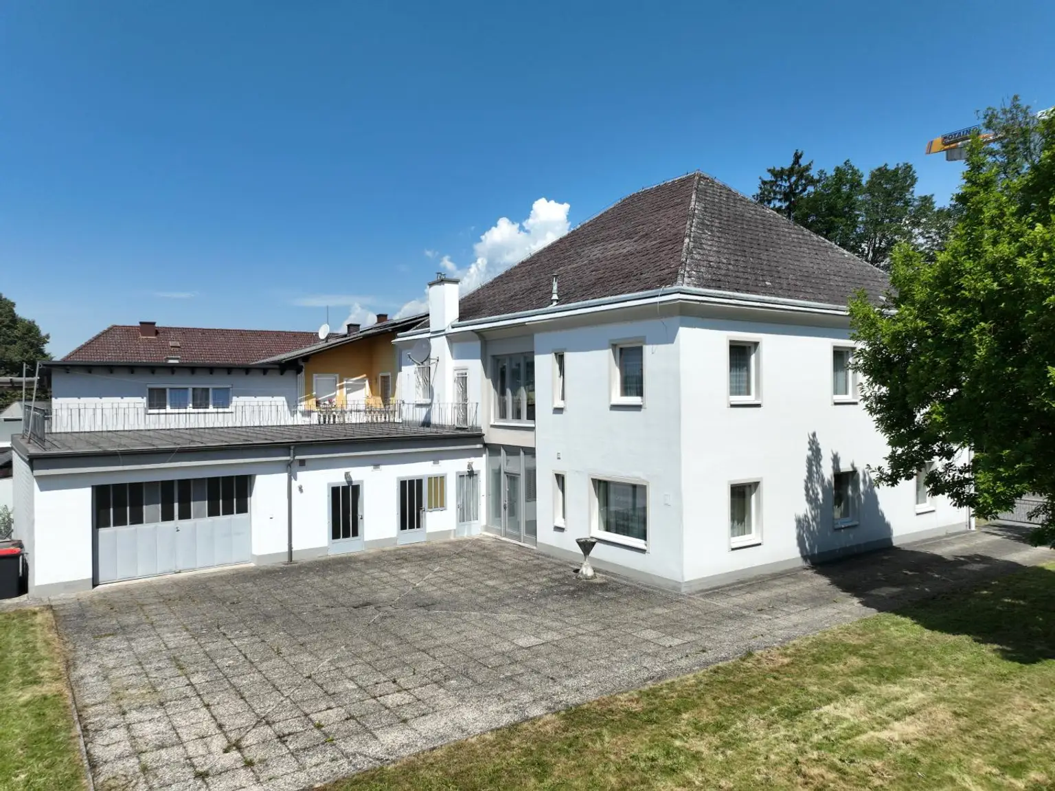 großzügiges Wohnhaus in zentraler Lage