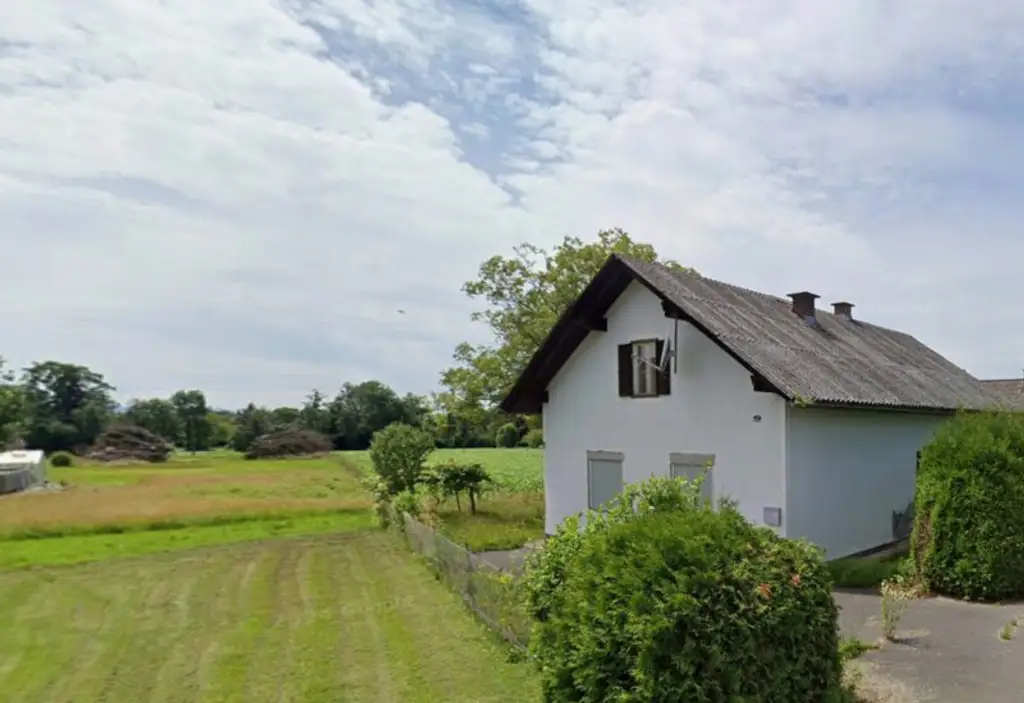 Sanierungsbedürftiges Haus mit Garage und Grünblick in Deutsch Goritz – Ihr neues Projekt!