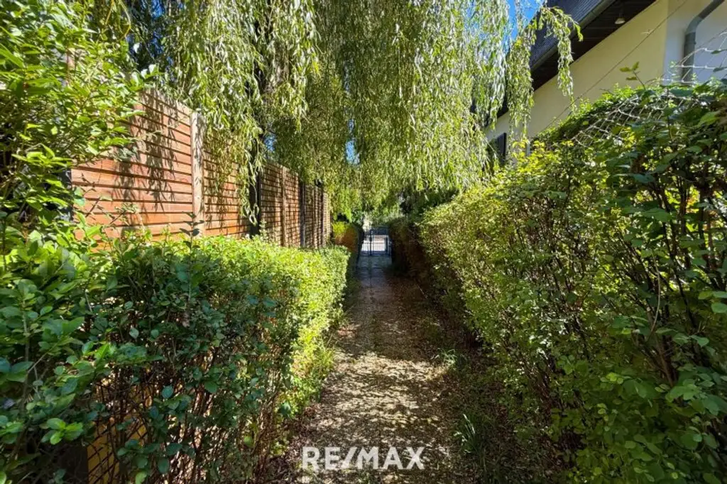 In MAUER uneinsichtiges und traumhaftes Gartenparadies
