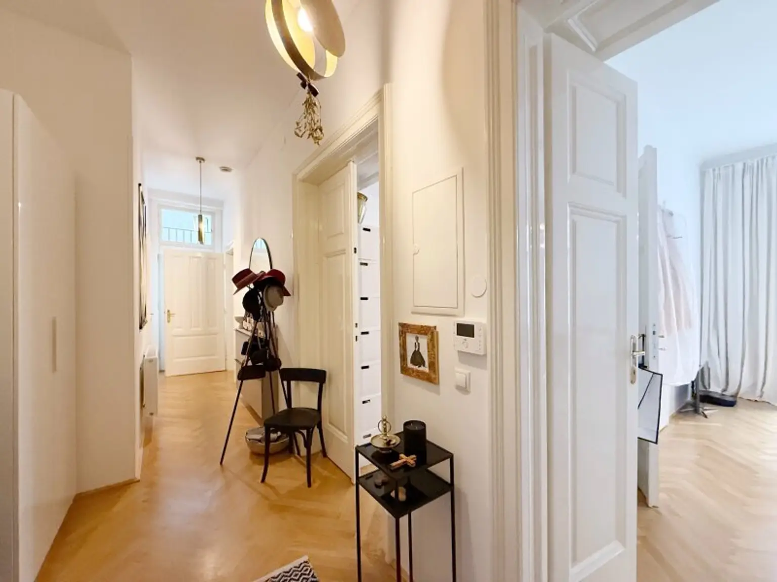 Großzügige 3,5-Zimmer-Wohnung mit Balkon im Herzen von Wien (unmöbliert)