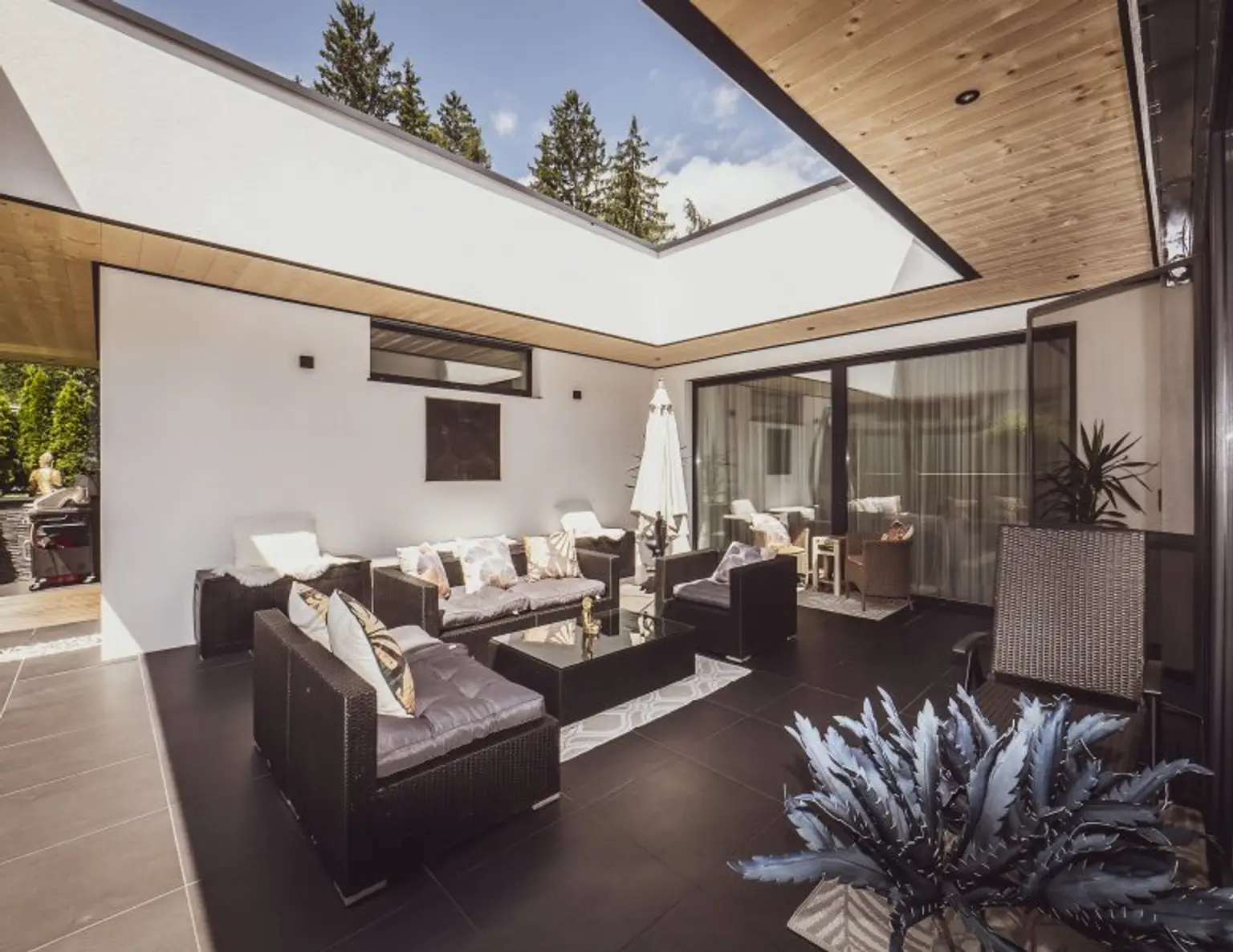 Luxuriöser Bungalow in absoluter Ruhelage am Waldrand als idealer Alterssitz