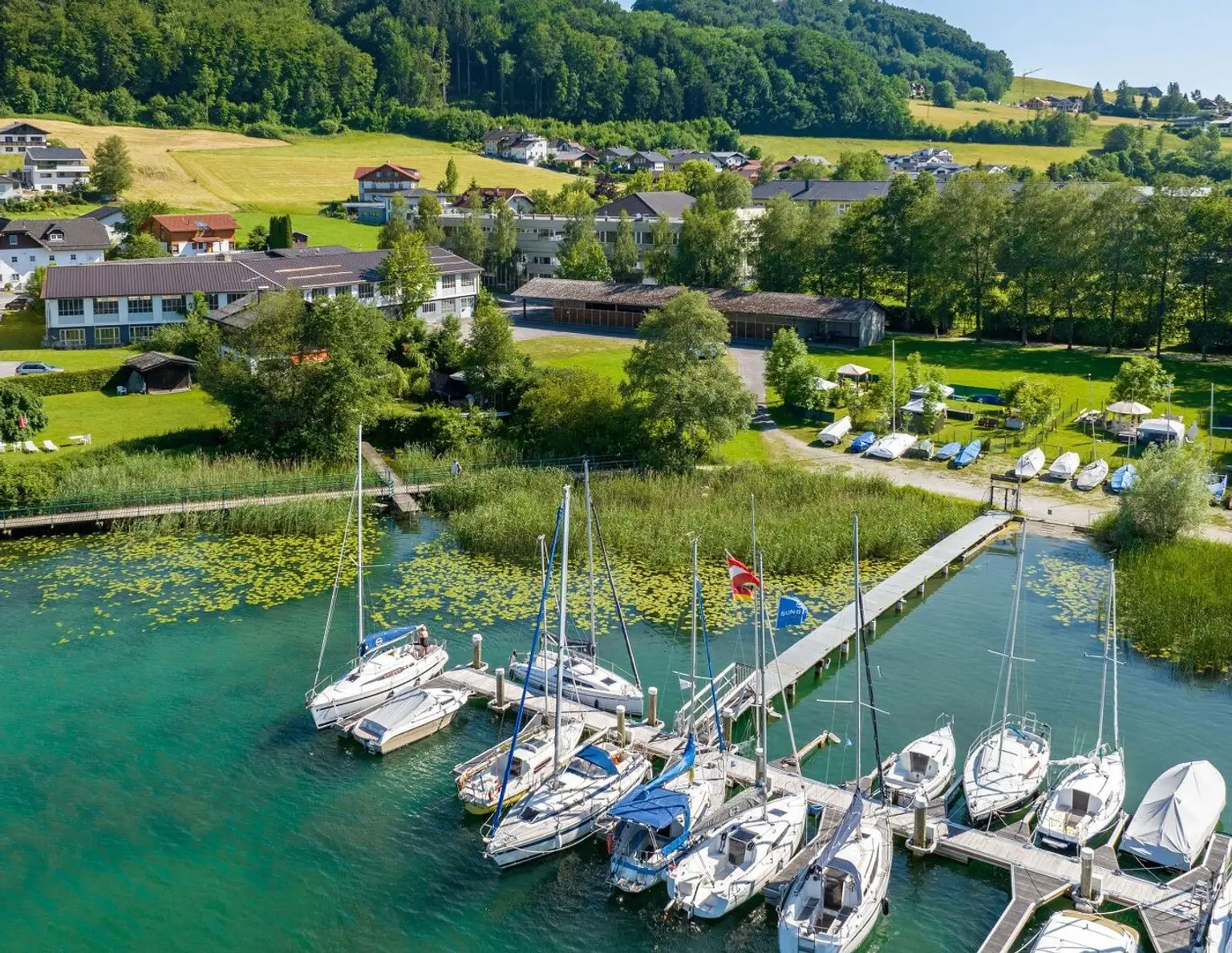 DIREKT AM MATTSEE | 2-Zimmer-Wohnung mit Garten und Seezugang