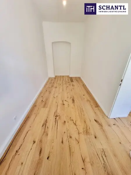 Altbauflair clever geplant - 3 Zimmer in kompakter Größe! Entzückende Altbauwohnung + Traumhaft schönes Haus + Perfekte Infrastrukur und Anbindung + Neue Einbauküche! Jetzt zugreifen!