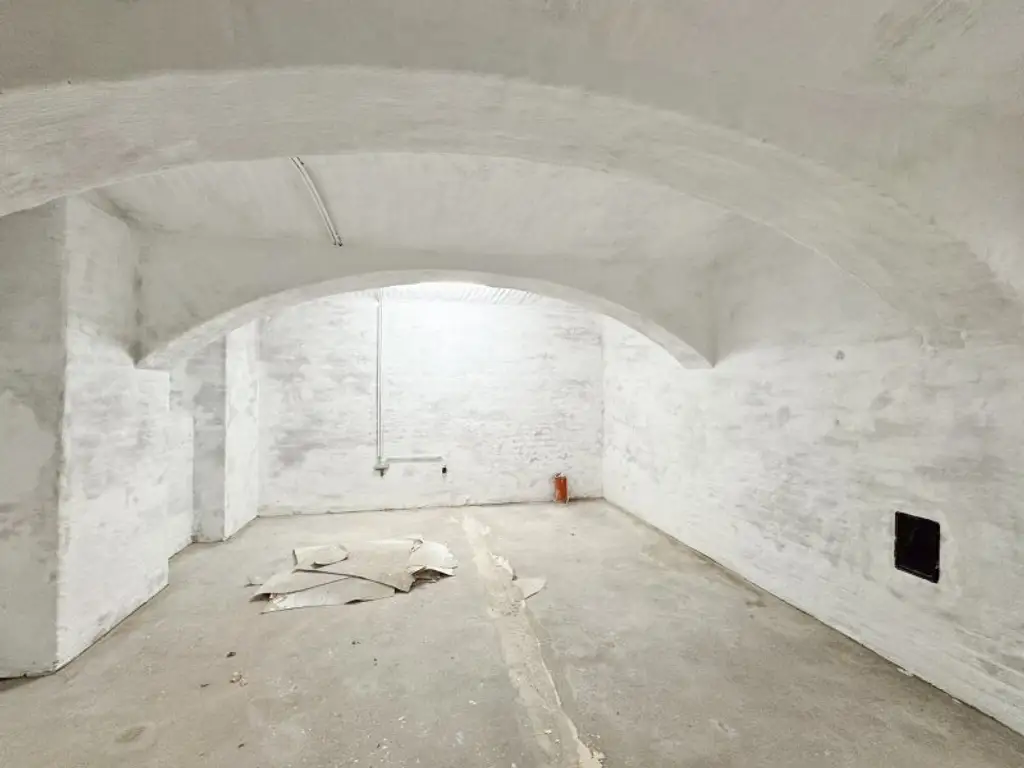 PROVISIONSFREI! Hannovermarkt, Wallensteinstraße Lager / Magazin mit 46,51 m2 Nutzfläche und Strassenzugang zu vermieten!