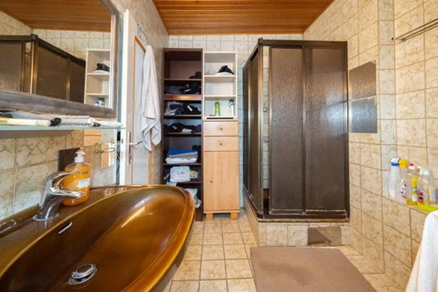 Badezimmer (DG)