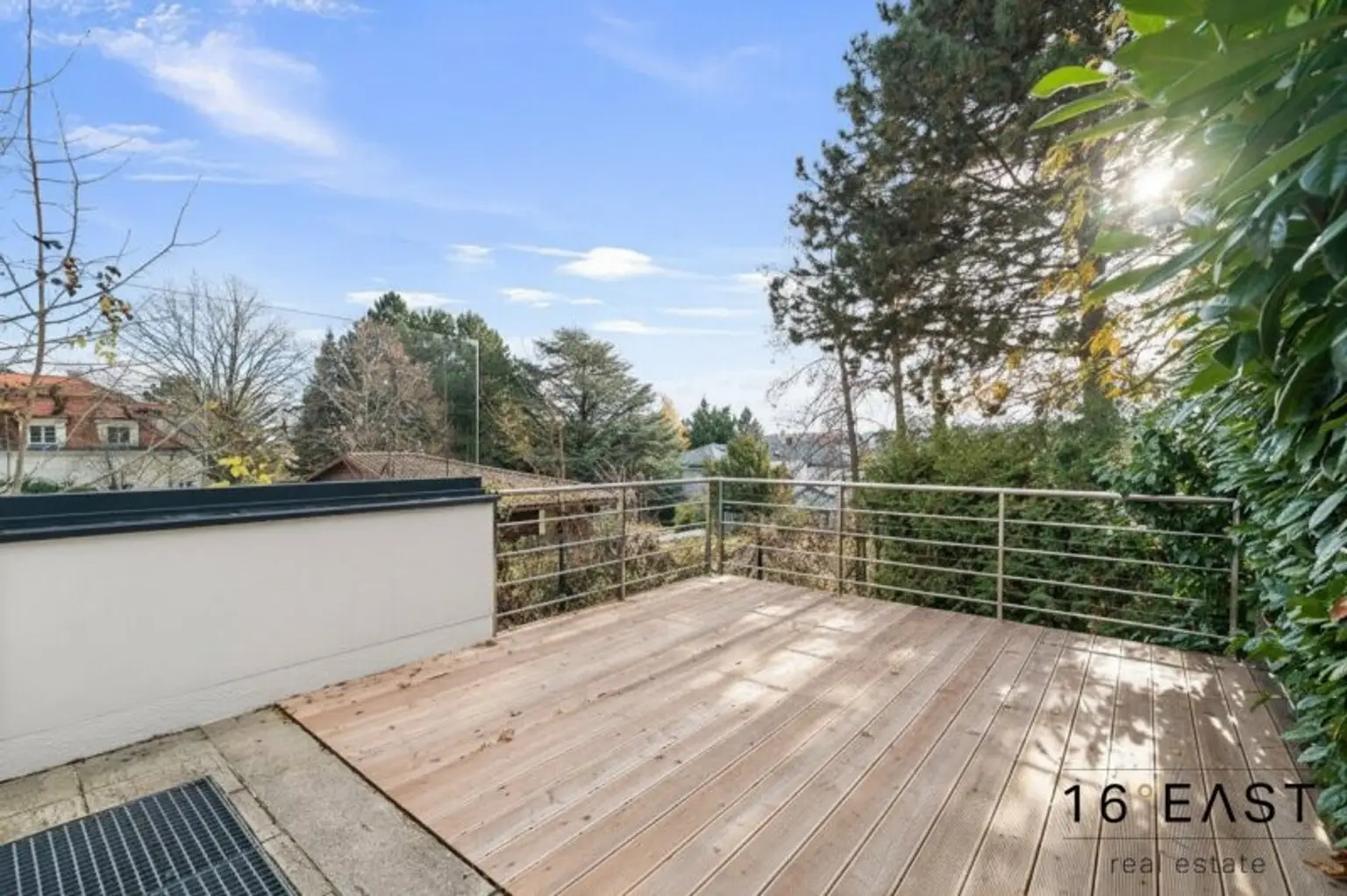 Exklusive 5-Zimmer Garten-Maisonette in Grünruhelage mit Fernblick und Garage