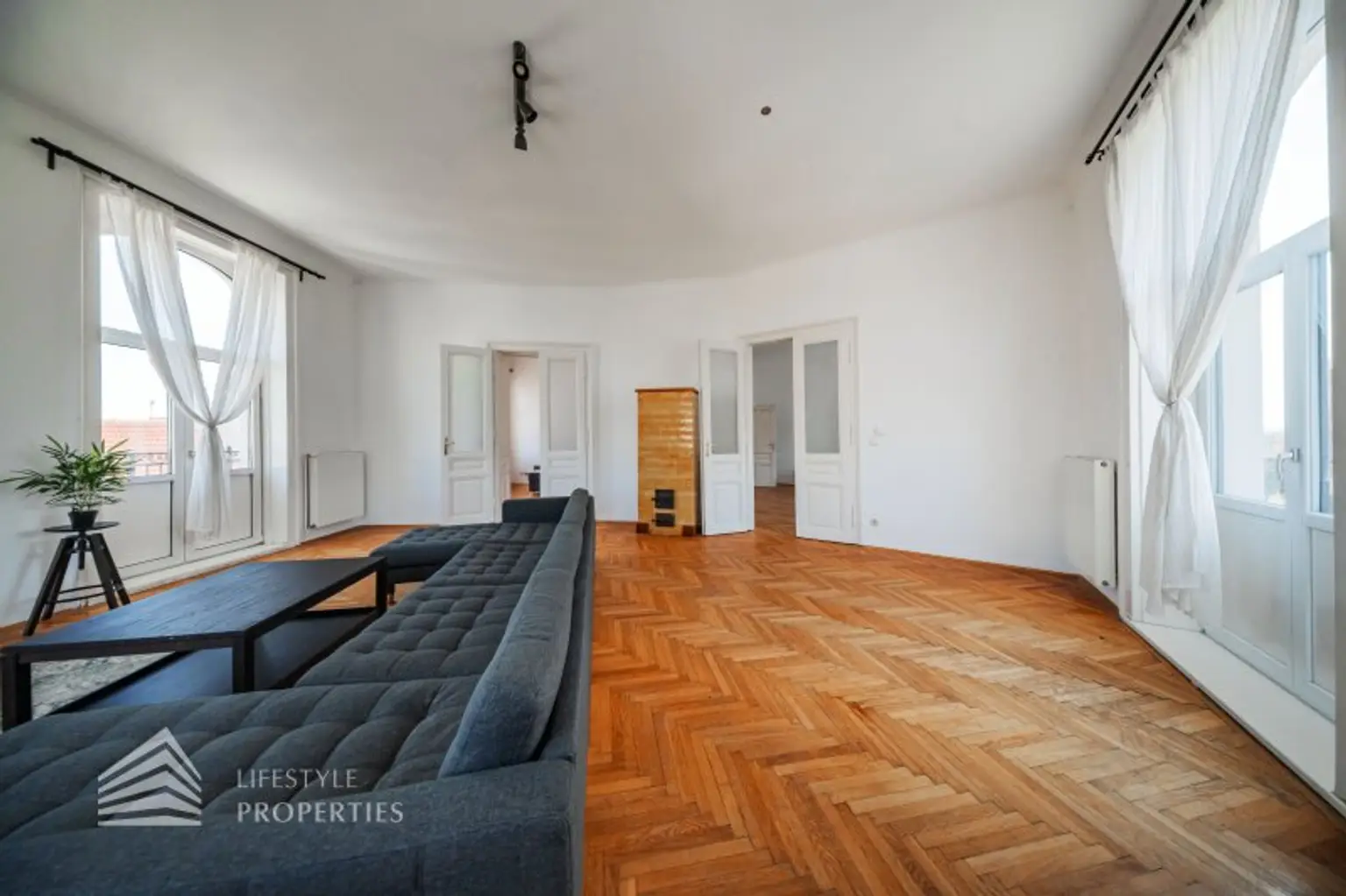 Helle 5-Zimmer Wohnung mit Balkon, Nähe Westbahnhof