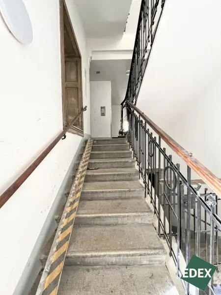 Altbauwohnung zum Sanieren – 48 m² mit Balkon im 3. Liftstock