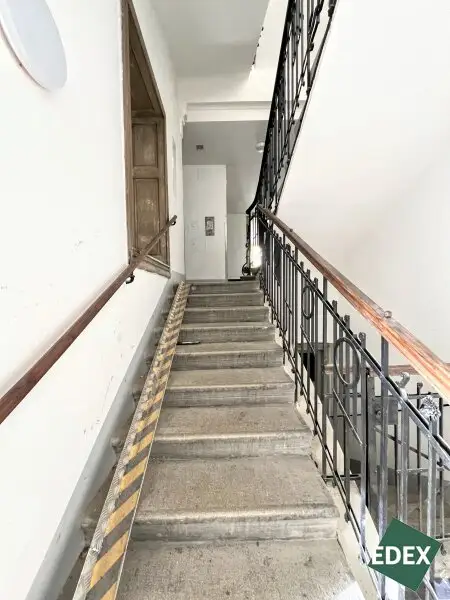 Altbauwohnung zum Sanieren – 48 m² mit Balkon im 3. Liftstock