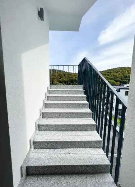112 m2 Dachgeschosswohnung mit 11 m2 Balkon in Untermauerbach in absoluter Grünruhelage!