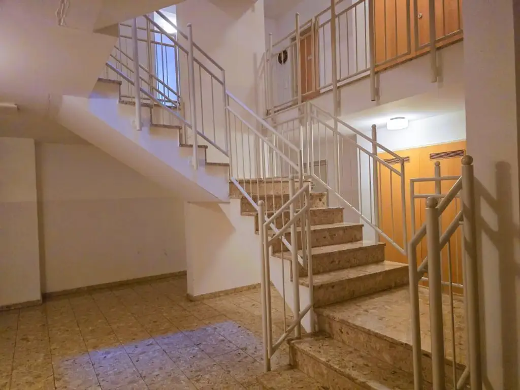 + Traumhafte Fernblickdachterrassenwohnung 80m² +  Dachterrasse 5,62 m² + Klimaanlage, moderne Dan-Küche + 4 lichtdurchflutete Zimmer +  €199.000,-  + Tiefgaragenplatz +