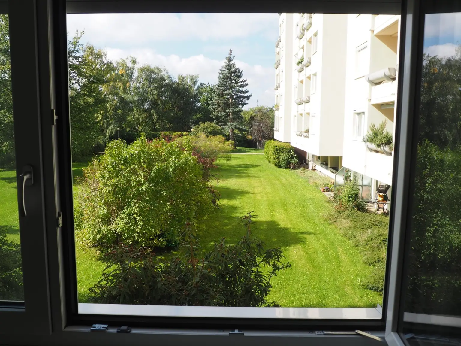 "Das sind ja schöne Aussichten!"- 2-Zimmer-Eigentum in ruhiger Lage!