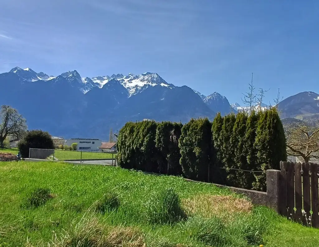 Wohnen mit schöner Bergsicht - Kleine Grundstücke mit Projekt zu verkaufen!