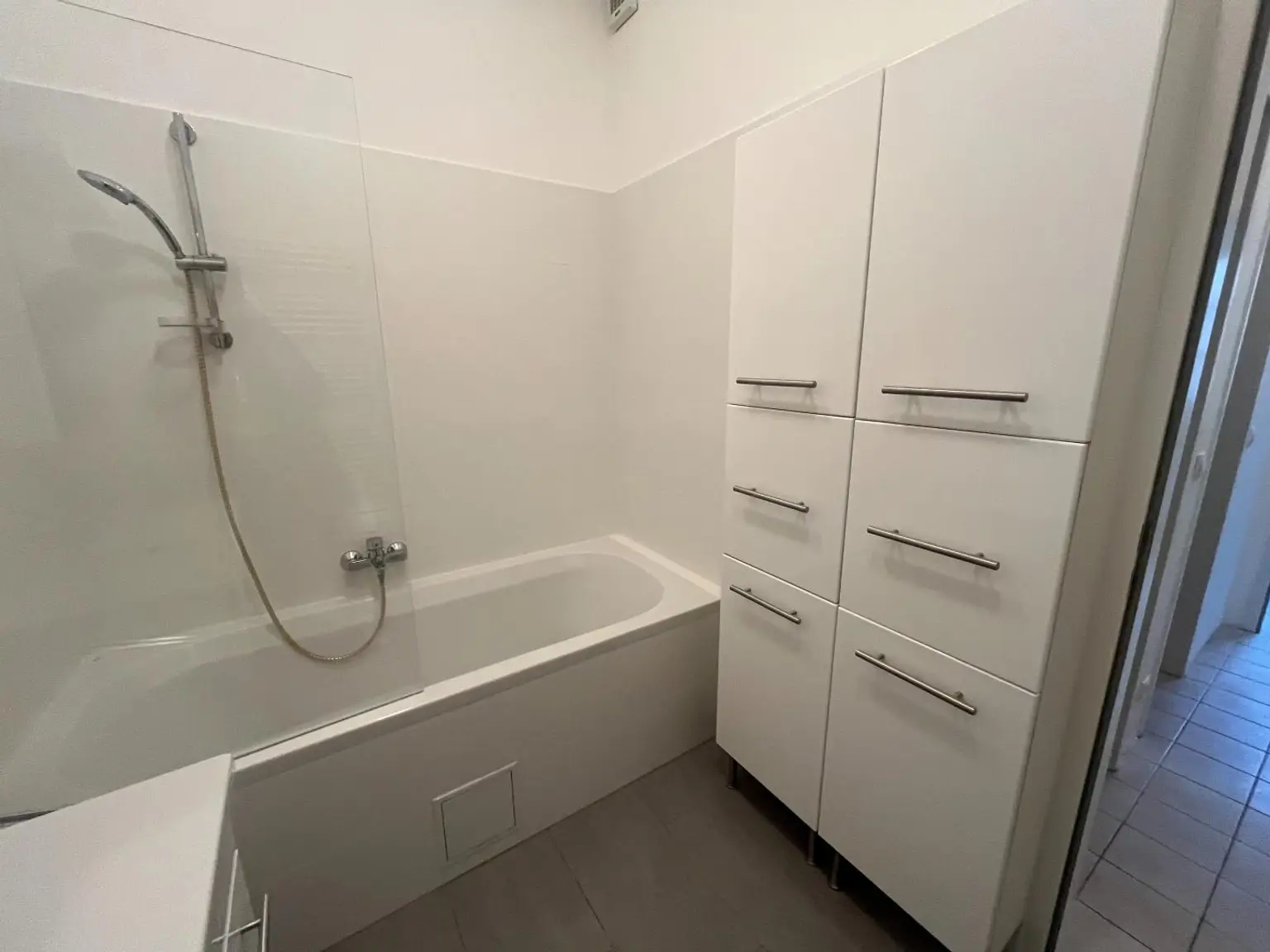 Badezimmer mit Badewanne