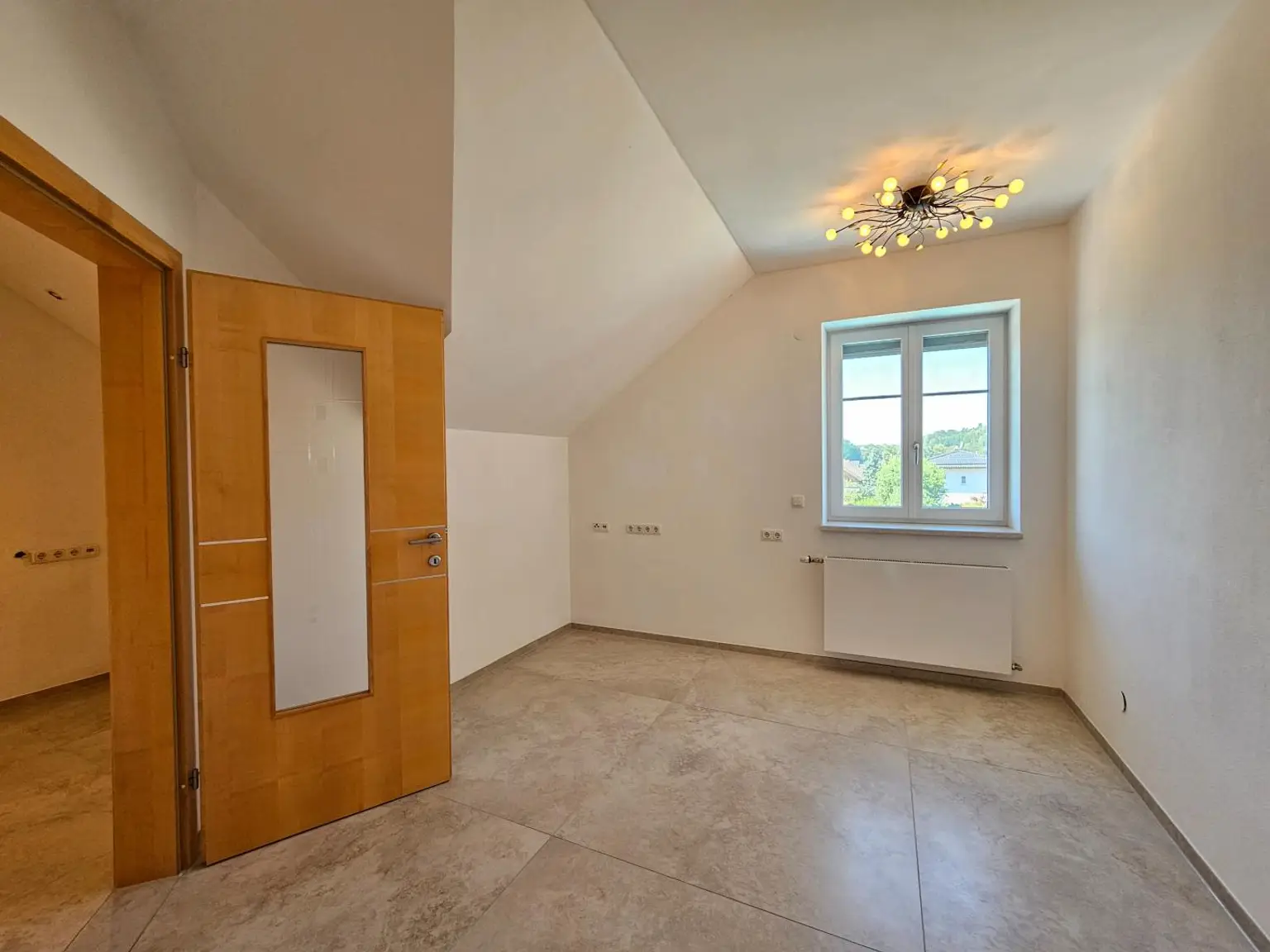 Modern sanierte Wohneinheit im 1. OG in Saxen zu mieten