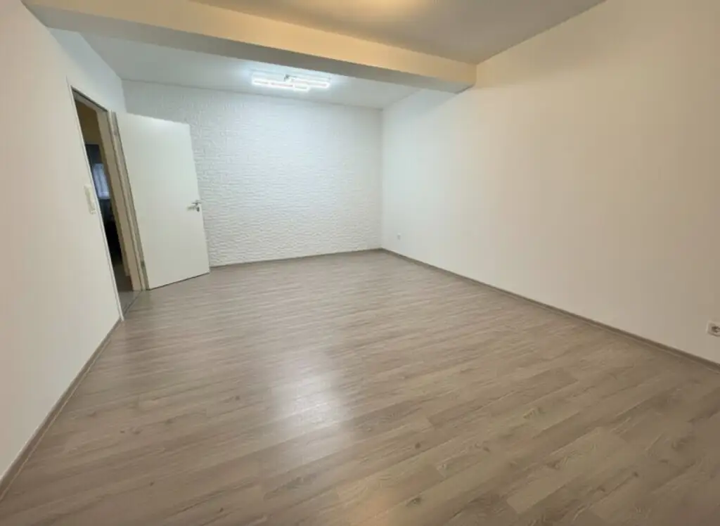 Einziehen & wohlfühlen: Stilvolle 3-Zimmer-Wohnung mit Loggia