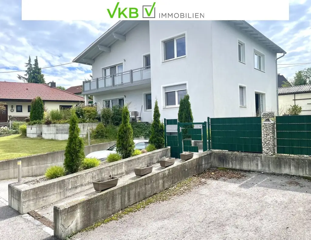Wohnen & Wohlfühlen - Modernes Haus mit Gartenidylle für zwei Familien