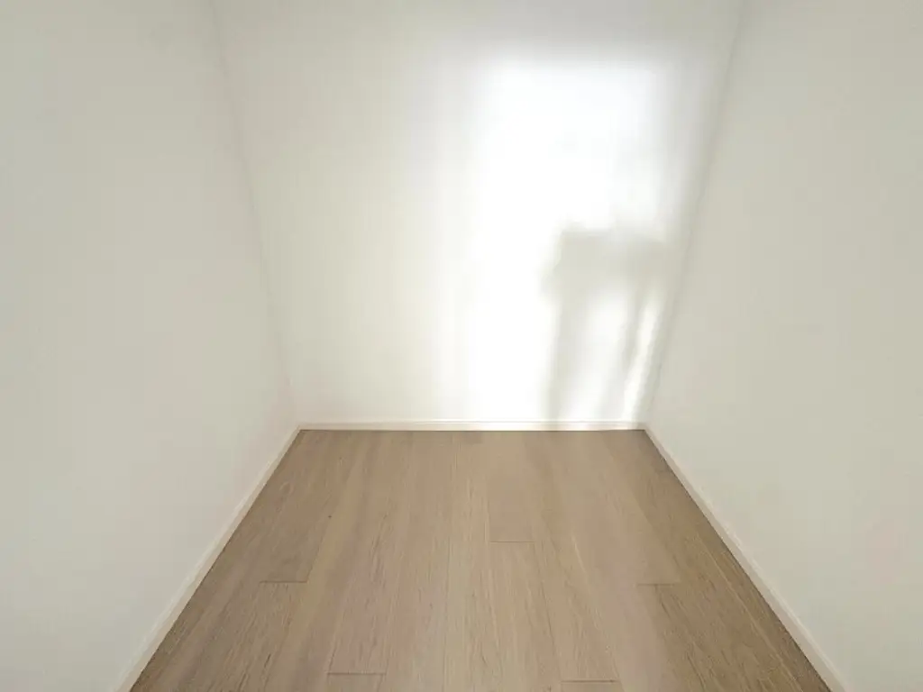 EIGENGRUND NÄHE ALTE DONAU – FREIFLÄCHEN - LUFTWÄRMEPUMPE – KELLER – GARAGE – U-BAHN!