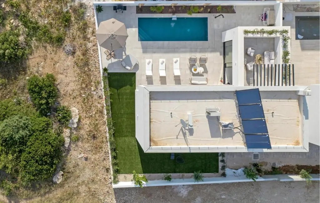 Elegante Villa in Tribunj – Mediterranes Leben mit Investitionswert