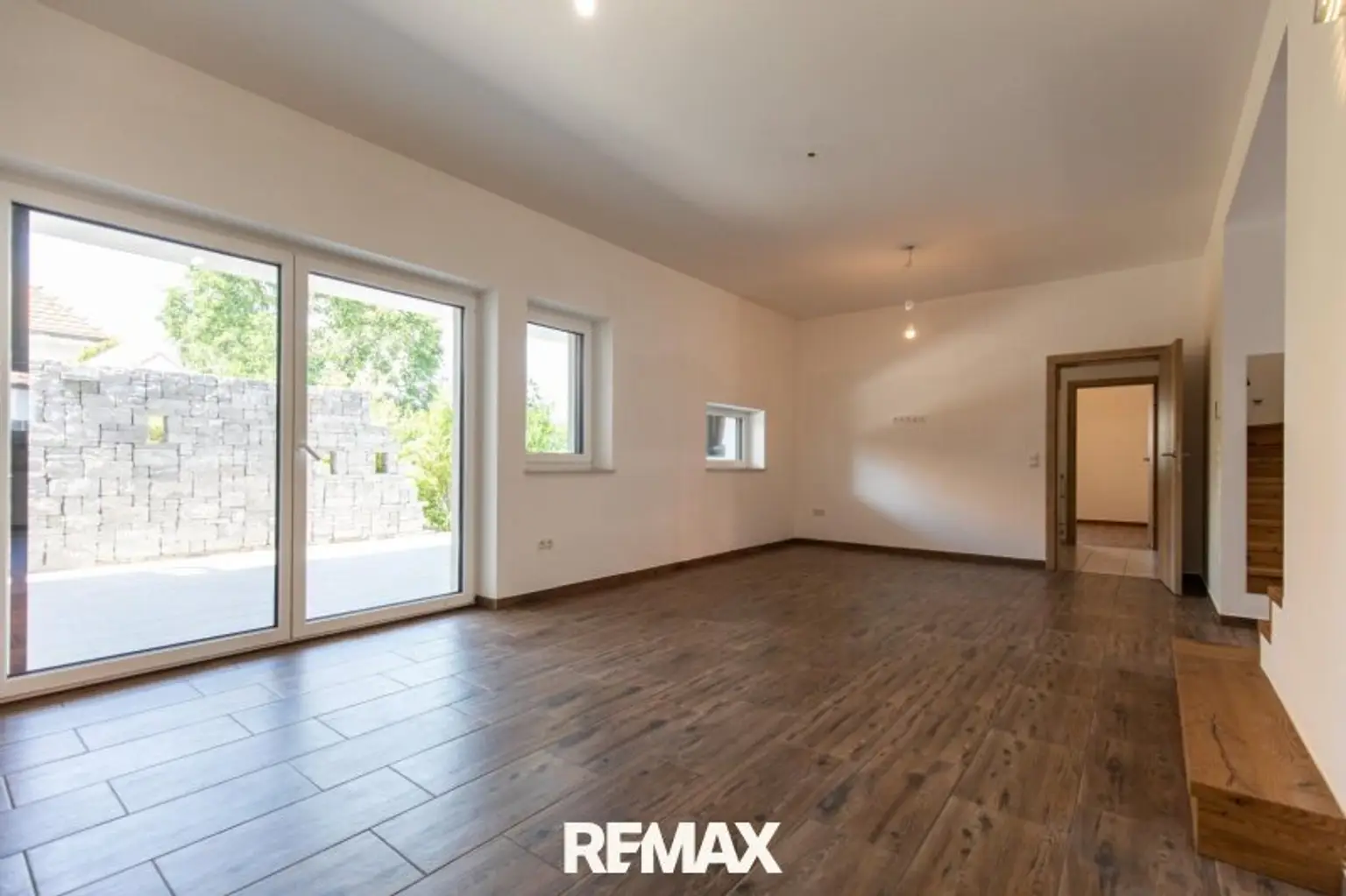 7 EG Wohnraum Sicht Terrasse
