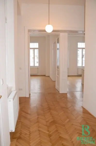 Vorraum/Blick Küche/Zimmer 1
