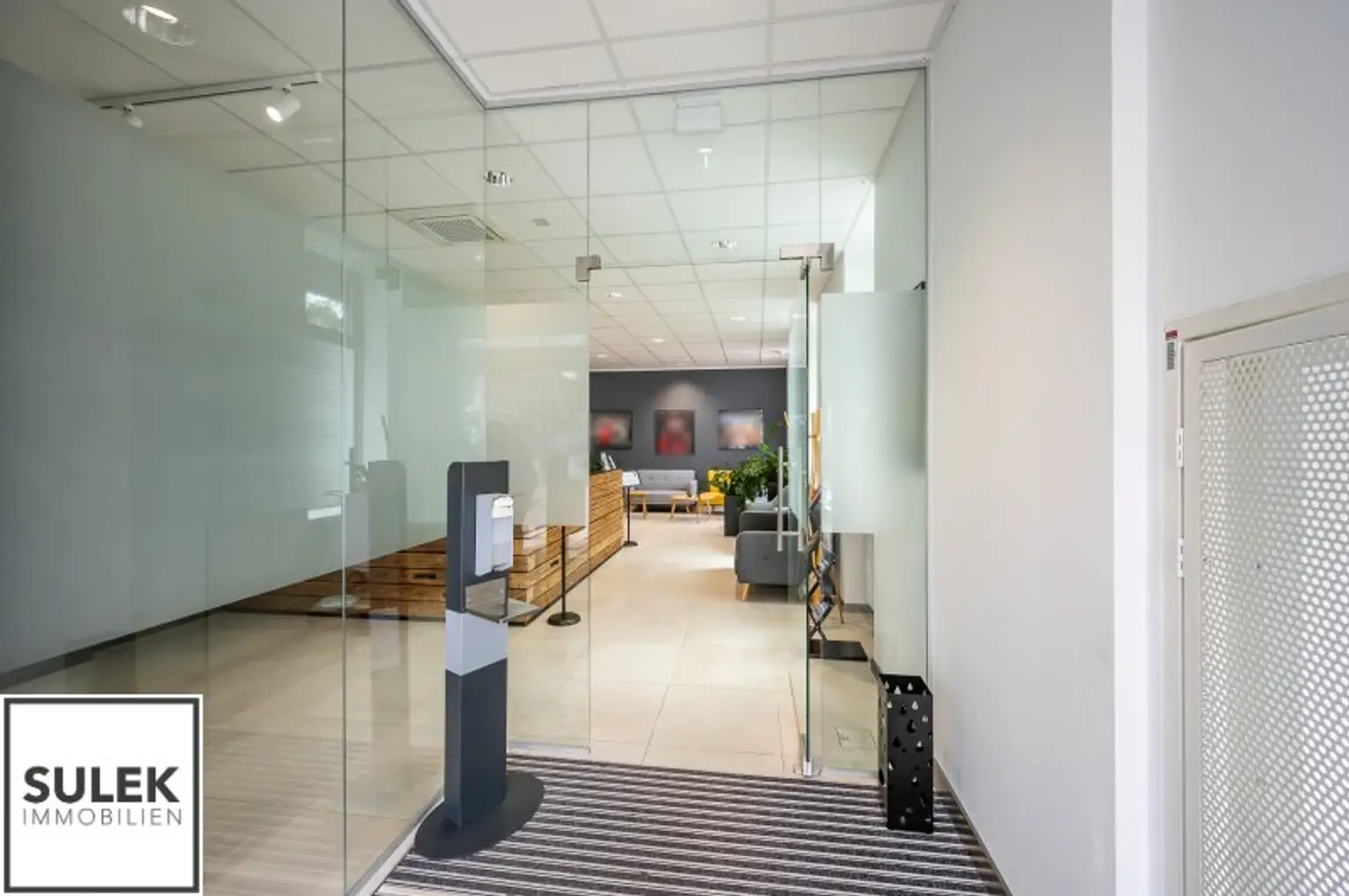Ihr neuer Unternehmenssitz: Modernes Büro/ Praxisgebäude in Mödling mit Top-Anbindung
