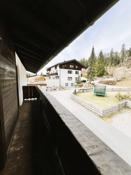 WOHNPERLE in Seefeld: 104m² große 4-Zimmerwohnung mit TIROLER ZIRBENSTUBE und 3 Balkonen fußläufig zum Skigebiet!