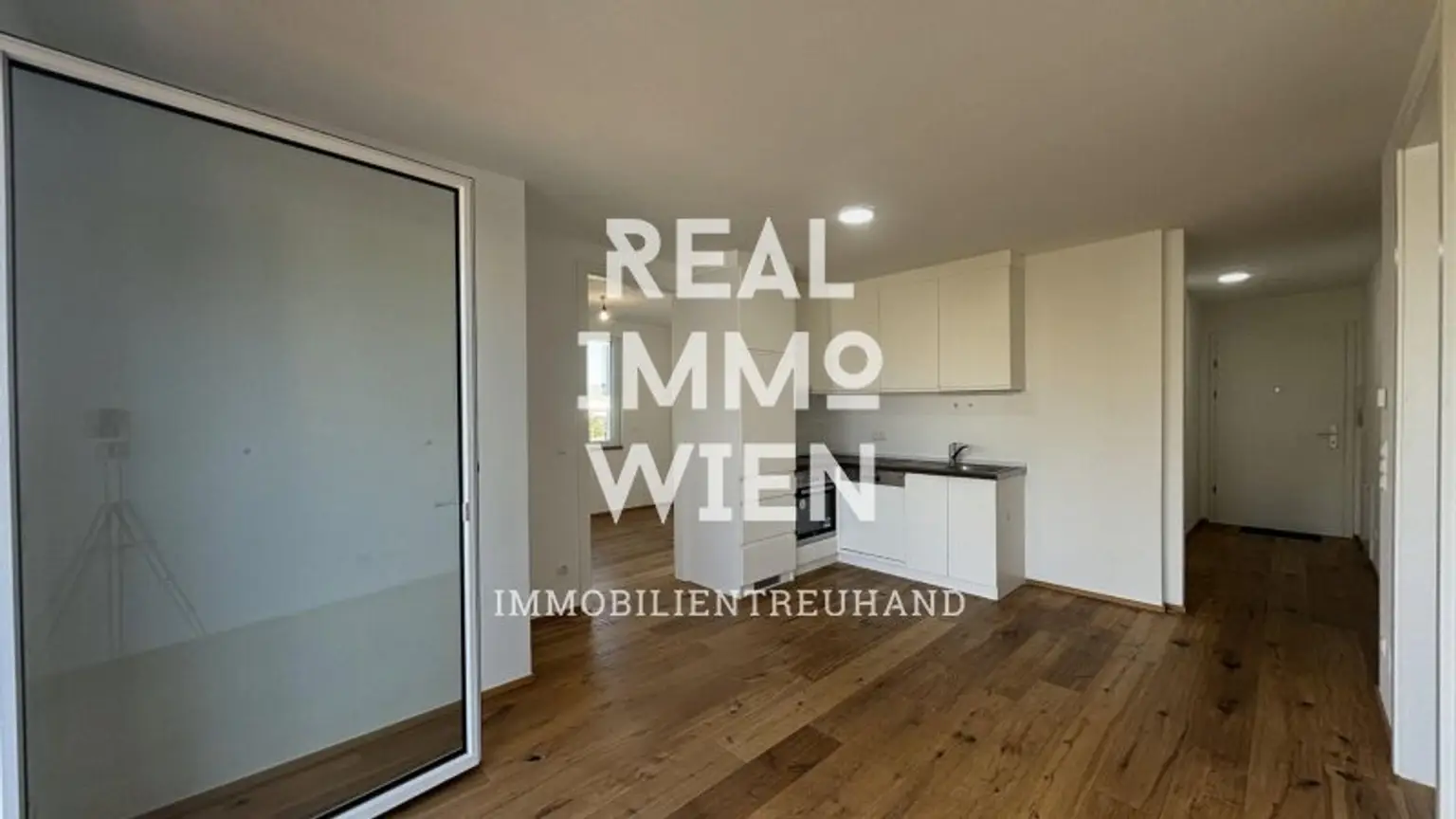 Wunderschöne sonnendurchflutete Wohnung mit Balkon im 23. Bezirk!!! Nähe U6 PERFEKTASTRAẞE!! 360°- 3D Grad Besichtigung