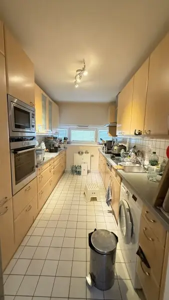 Tokiostraße / Kirschblütenpark: VIS / Japanische Schule: Möblierte 4 Zimmer-Maisonetten-Wohnung mit einer Loggia und Terrasse + optionaler Garagenstellplatz!