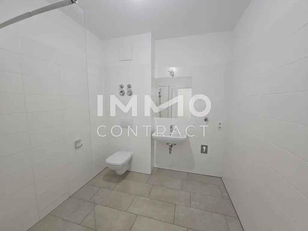 STRASSGANGER Straße 380c : Freundliche 2 Zimmer- Wohnung mit großem Balkon - Straßganger Straße 380 c - Top 12c