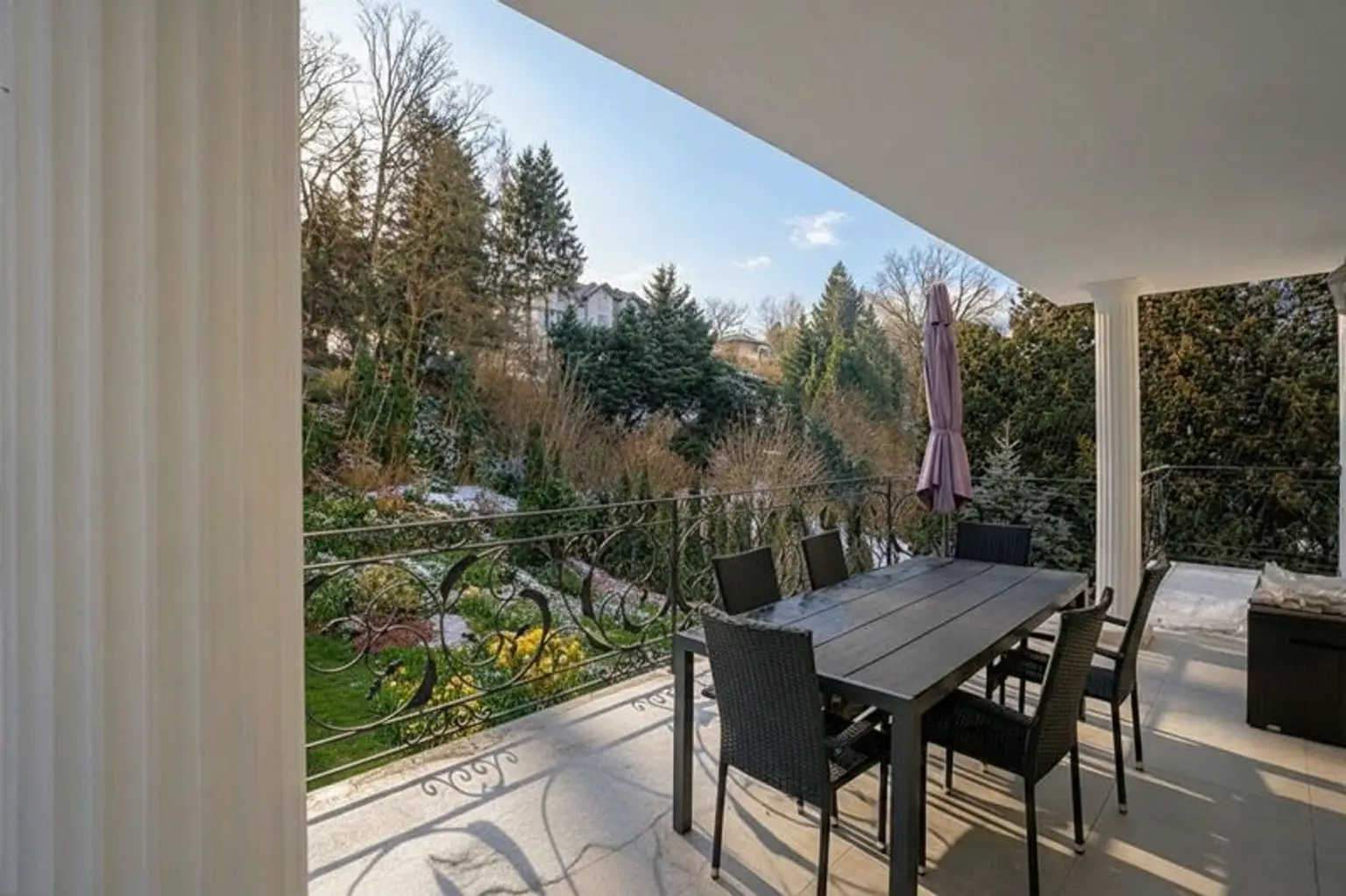 Terrasse (gartenseitig im 1. Stock)