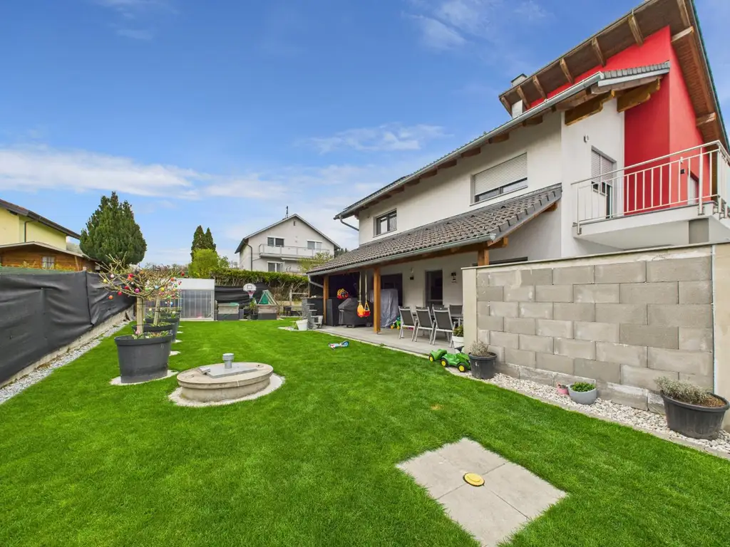 NÄHE WELS: Hochwertig modernisiertes Einfamilienhaus mit Traumgarten, Luxus - Poolanlage & smarter Haustechnik