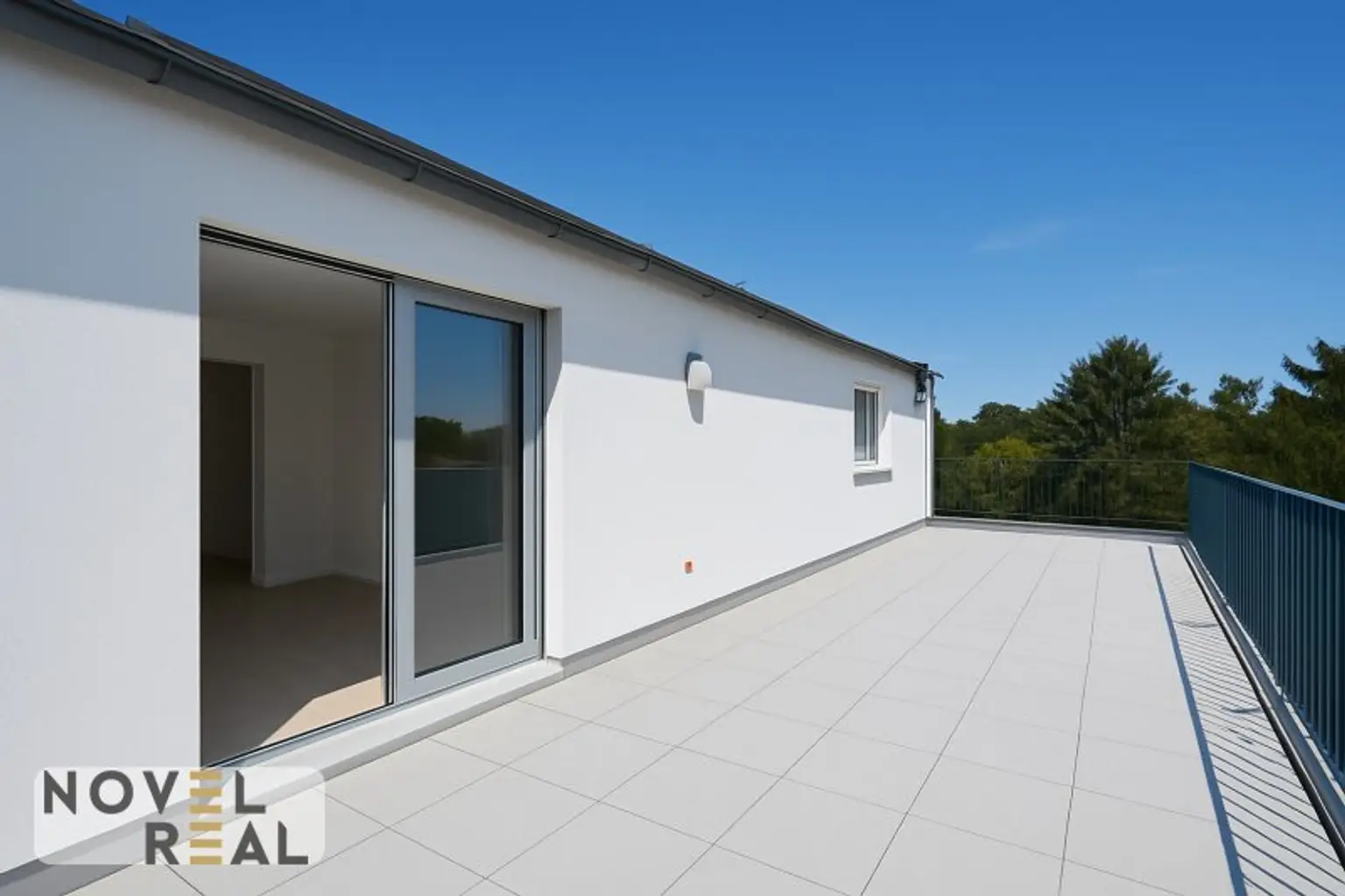 Lichtdurchflutete Dachgeschosswohnung mit großer Terrasse zum Verlieben