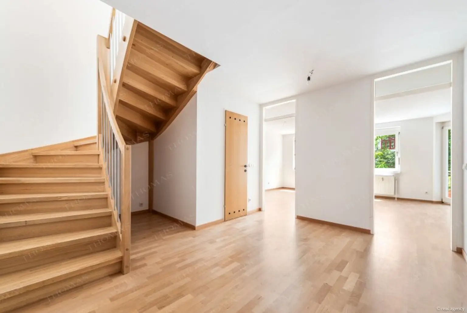 Lichtdurchflutete Maisonette mit Dachterrasse direkt am Währinger Park