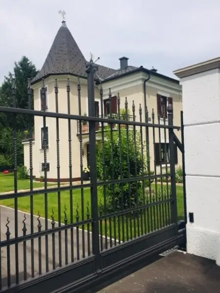Traumwohnung in historischer Villa!