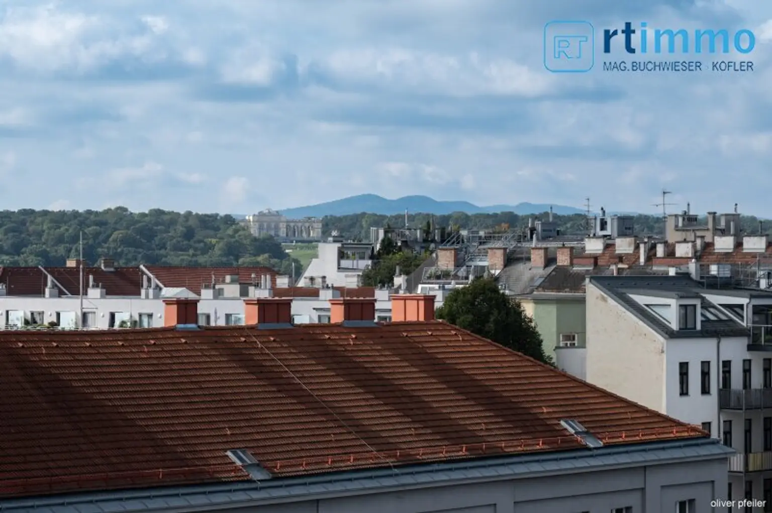 WOHLFÜHLWOHNUNG 3-ZIMMER DACHGESCHOSSWOHNUNG MIT KLIMAANLAGE und kleiner Terrasse