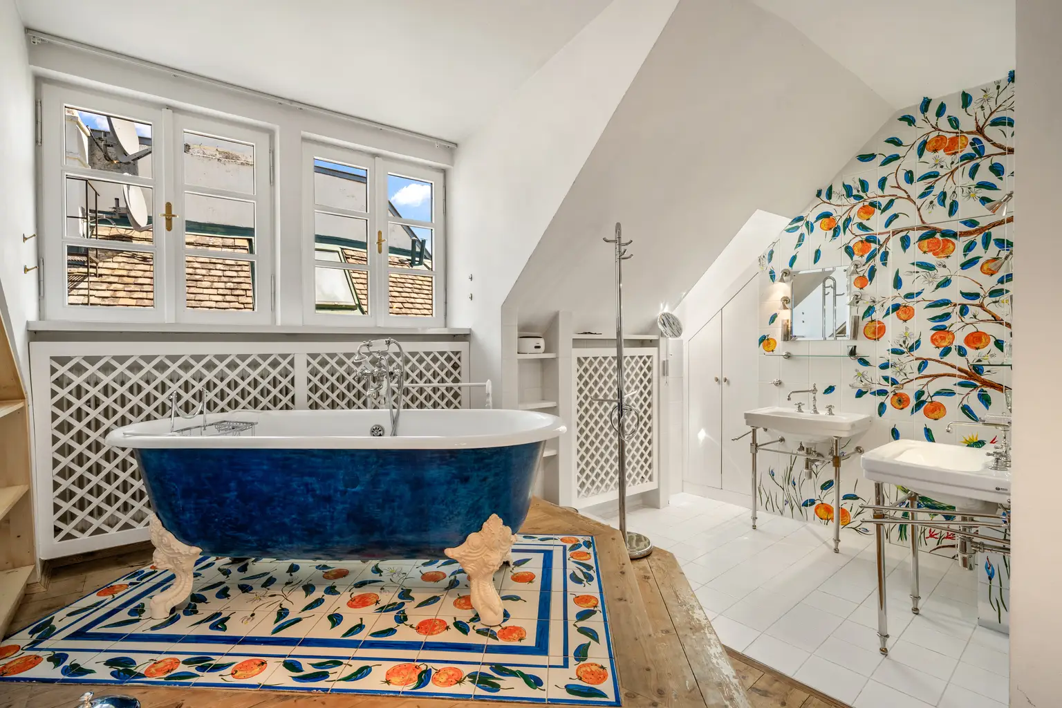 Exklusives Refugium mit Pool und Garten in absoluter Ruhelage