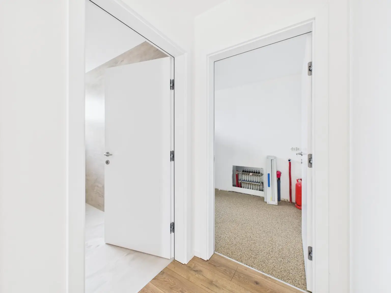 Modernes Wohnen auf höchstem Niveau: Erstbezug mit Smart Home, Salzwasserpool & 149 m² Wohnfläche in Wels-West