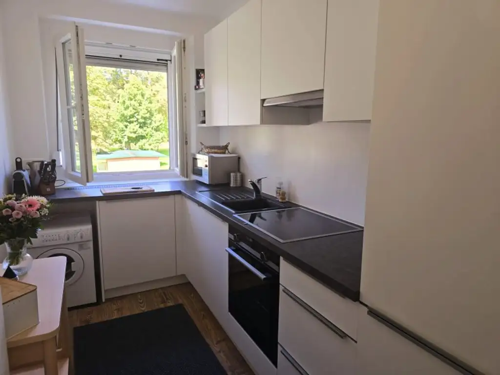 TOP LAGE - Koffer packen und einziehen! - hochwertig ausgestattete, moderne 3-Zimmer Wohnung mit verglaster Loggia - WIE ERSTBEZUG!