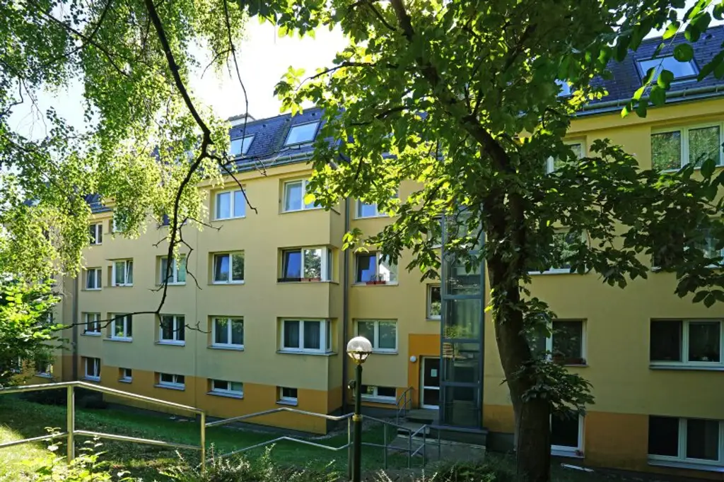 Großzügige 4-Zimmerwohnung in Ruhelage inklusive Parkplatz im Zentrum