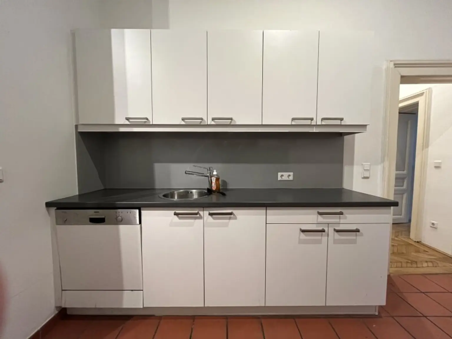 Großzügige 3-Zimmer Altbaumiete Nähe Naschmarkt!